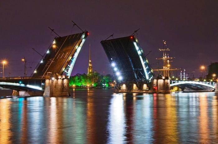 Hvor lang tid er broer bygget i Skt. Petersborg?